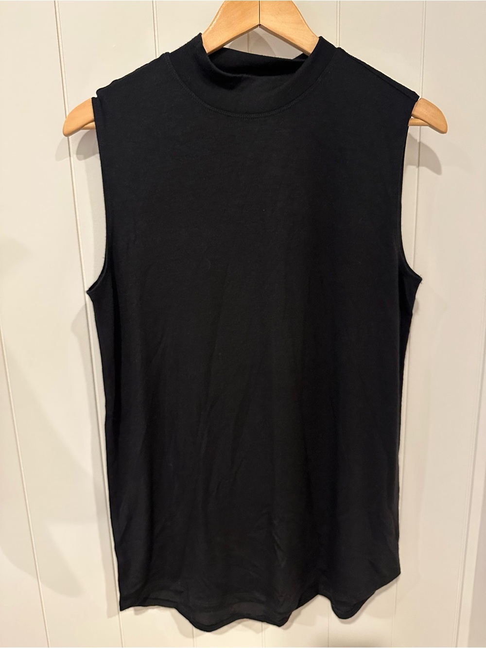 Athleta Black Mock Neck Sleeveless Tank Women’s Small